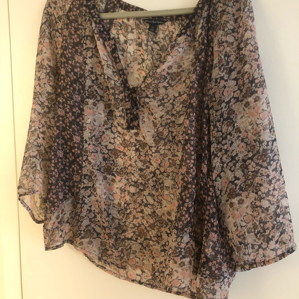 American eagle BoHo floral blouse